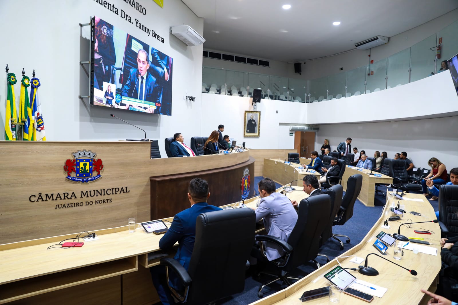 Câmara de Juazeiro do Norte homenageia garis e aprova projetos que fortalecem cultura, infraestrutura e cidadania