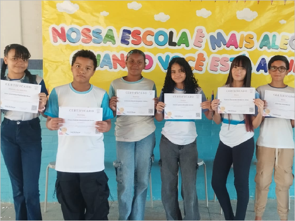 Alunos da Escola Liceu Diocesano conquistam medalhas na Olimpíada Brasileira de Língua Inglesa (OBLI)