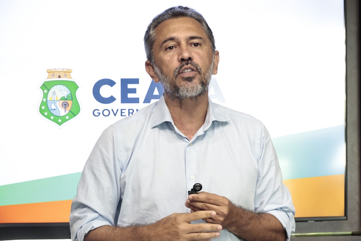 Governador Elmano de Freitas anuncia convocação de 163 professores para as universidades estaduais