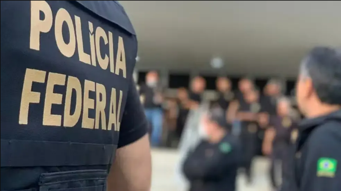 Ministério Público Eleitoral e Polícia Federal cumprem mandados em investigação contra ex-prefeito de Choró
