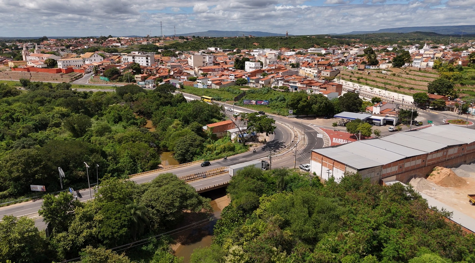 Imóveis sem conexão à rede de esgoto geram 65 milhões de litros de efluentes por mês em Barbalha