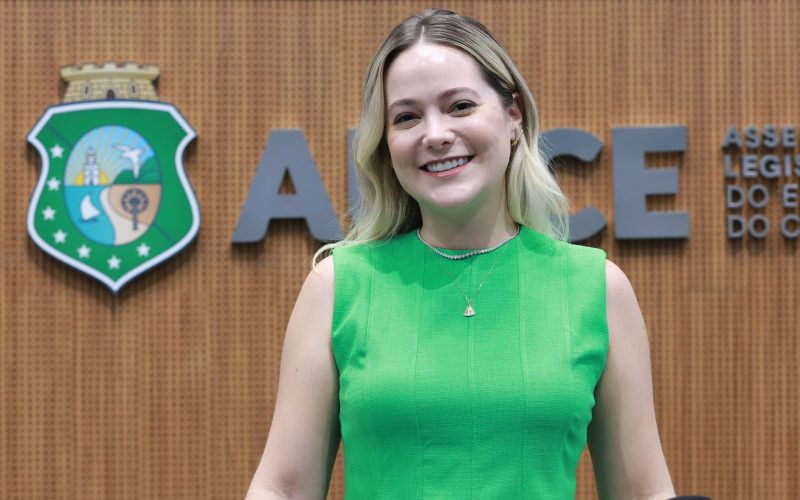 Primeira-dama da Alece assume presidência do Fórum Estadual de Instâncias de Mulheres de Partidos Políticos