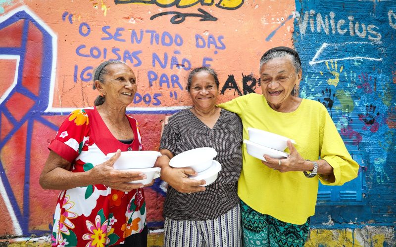 PESQUISA: 97,2% dos beneficiários das cozinhas Ceará Sem Fome se declaram satisfeitos com as refeições