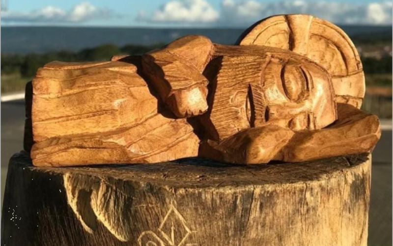 Oficina de escultura em madeira será realizada de 8 a 12 de dezembro no Centro de Artesanato