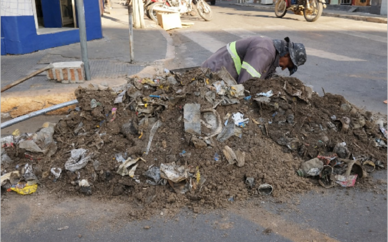 Volumes de resíduos retirados na rede de drenagem de Juazeiro correspondem a aproximadamente 40 caminhões de caçamba