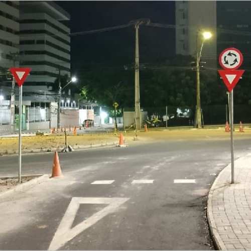 Demutran inicia sinalização de nova rotatória em Juazeiro do Norte