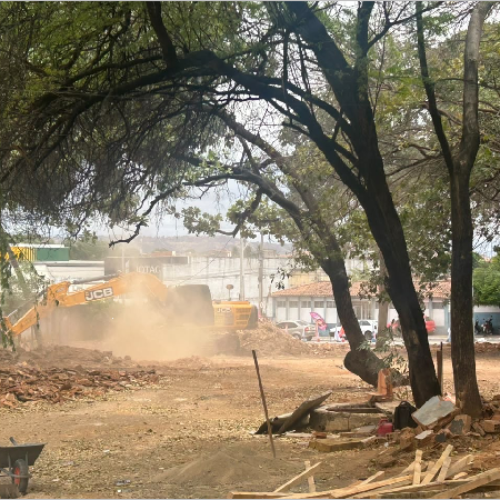 Obra da Praça do Rubão tem início no bairro Tiradentes, em Juazeiro do Norte
