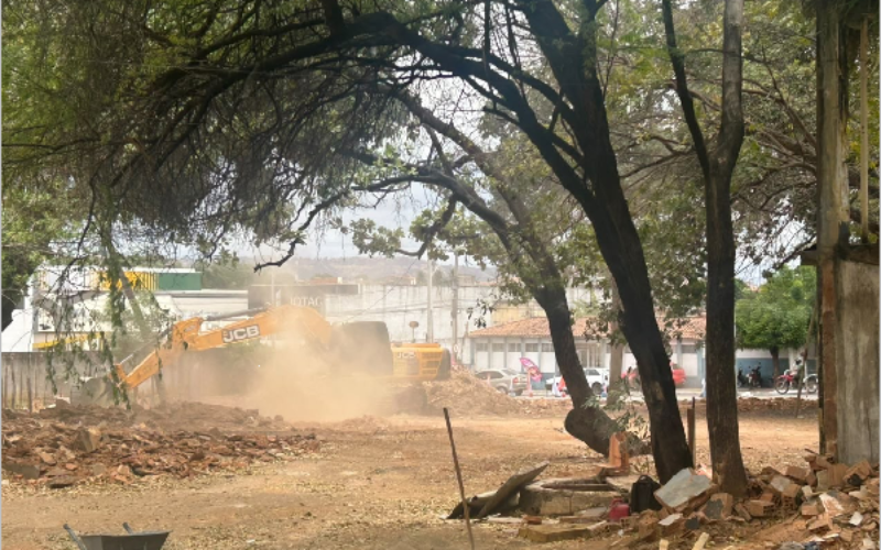 Obra da Praça do Rubão tem início no bairro Tiradentes, em Juazeiro do Norte