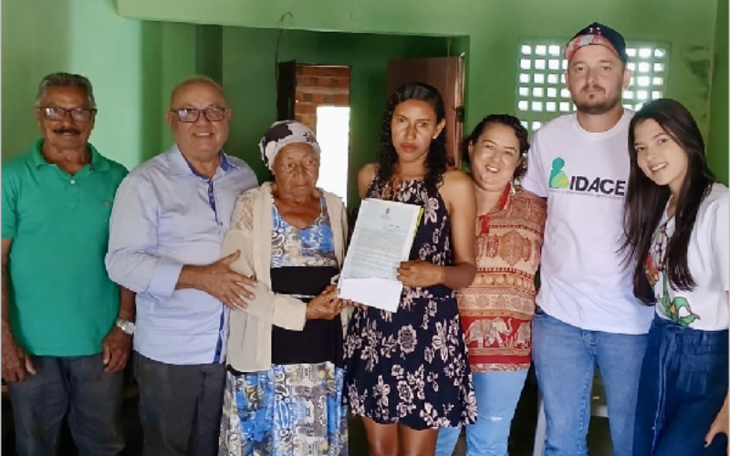 Idace realiza entrega de 225 títulos de terra a produtores rurais do Crato