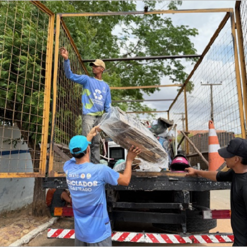 Mais de 15 toneladas já foram arrecadadas através do Projeto Quem Recicla, Ganha!