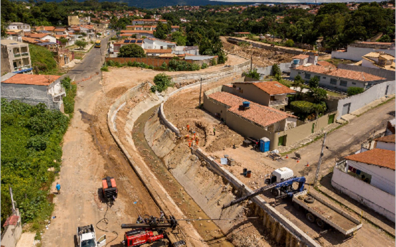 Avança obra do Canal do Rio Grangeiro: 50% dos serviços já executados