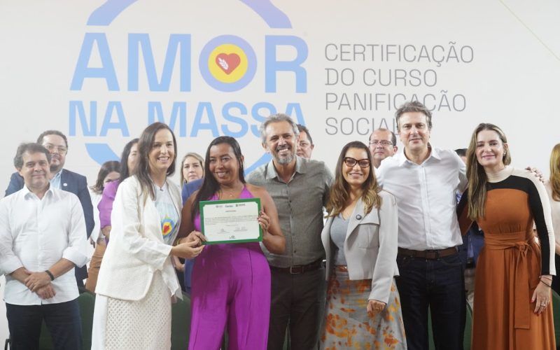Ceará Sem Fome: 432 pessoas recebem certificação de curso de panificação social Amor na Massa