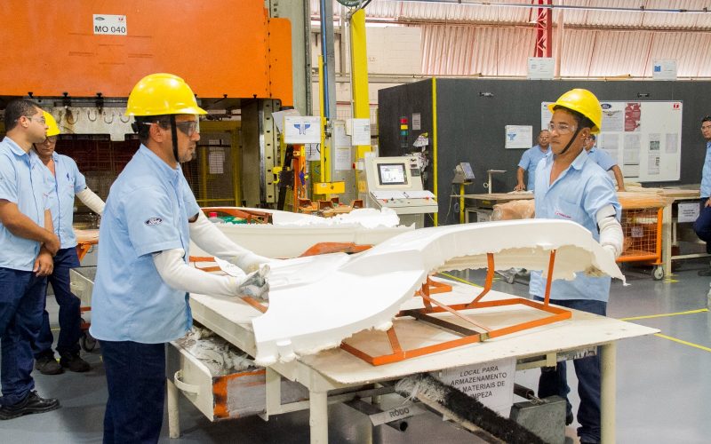 Ceará é o segundo estado do Norte e Nordeste em empregos formais na indústria em 2025