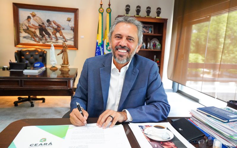 Ceará terá ponto facultativo na quinta-feira (2), anuncia governador Elmano de Freitas