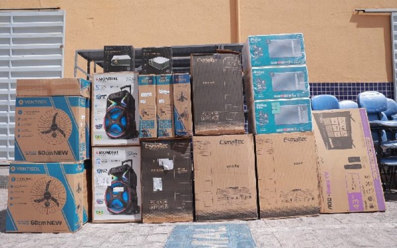 Juazeiro do Norte realiza entrega de mais de 1.600 materiais permanentes para unidades de saúde