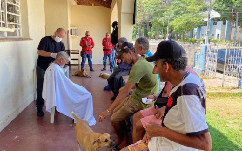 Centro POP do Crato realiza mutirão de cortes de cabelo para população em situação de rua