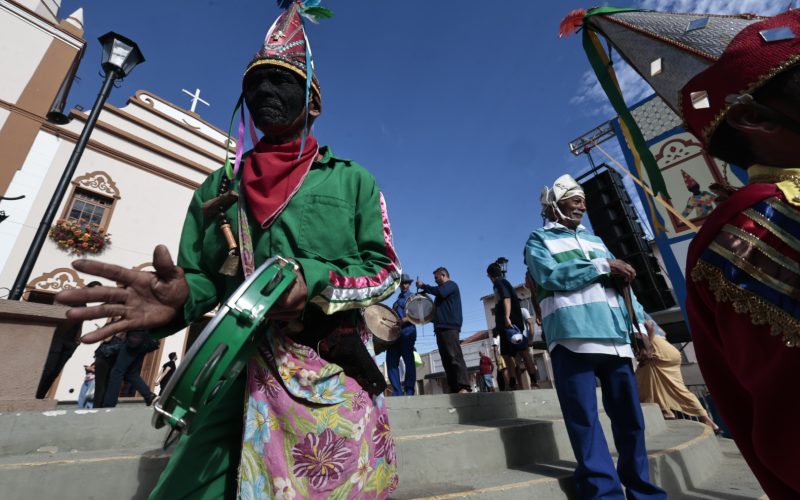 Festa do Pau da Bandeira de Santo Antônio movimenta Barbalha com fé, cultura e geração de renda