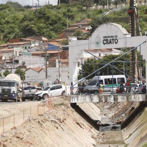No Crato, obras de requalificação do canal do Grangeiro chegam a 50% de execução