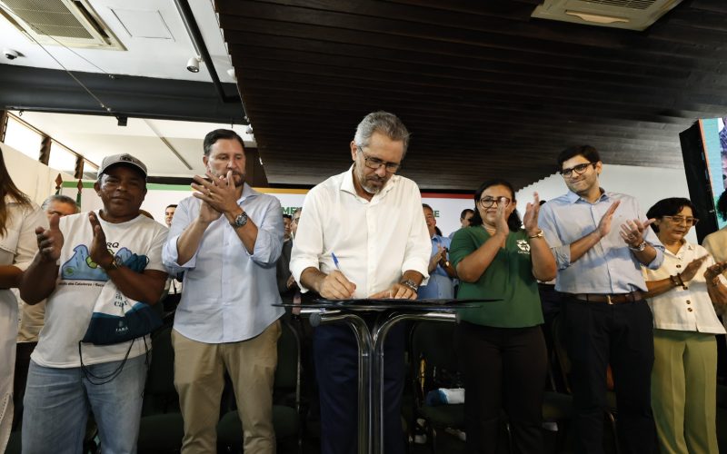 Com investimento superior a R$ 20 milhões, Governo do Ceará lança novo edital do Programa Auxílio Catador e realiza entregas