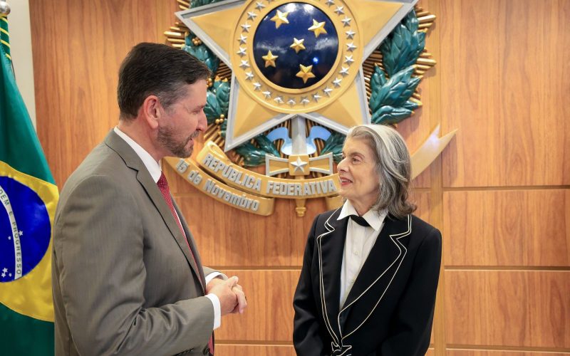 Ministra Cármen Lúcia recebe Título de Cidadania Cearense na Alece