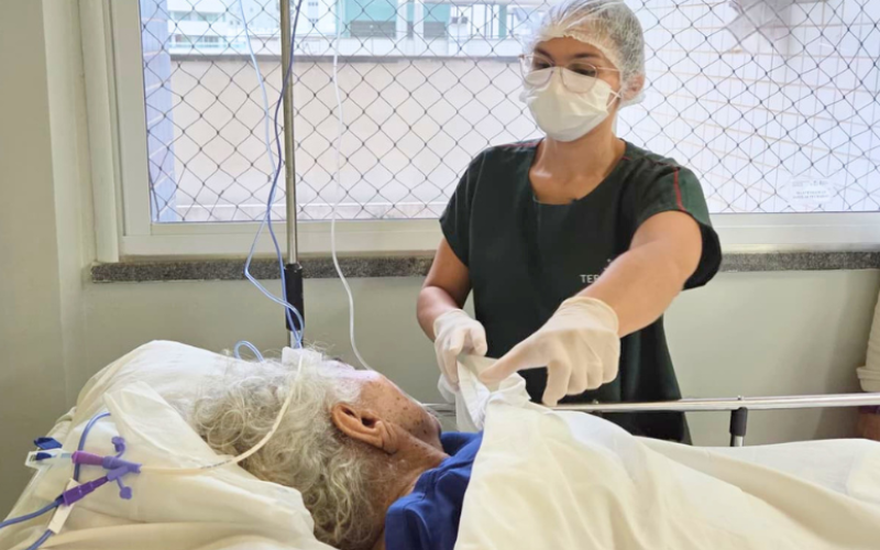 Unidade de Cuidados Especiais do Hospital Regional do Cariri promove reabilitação e transição para o cuidado domiciliar