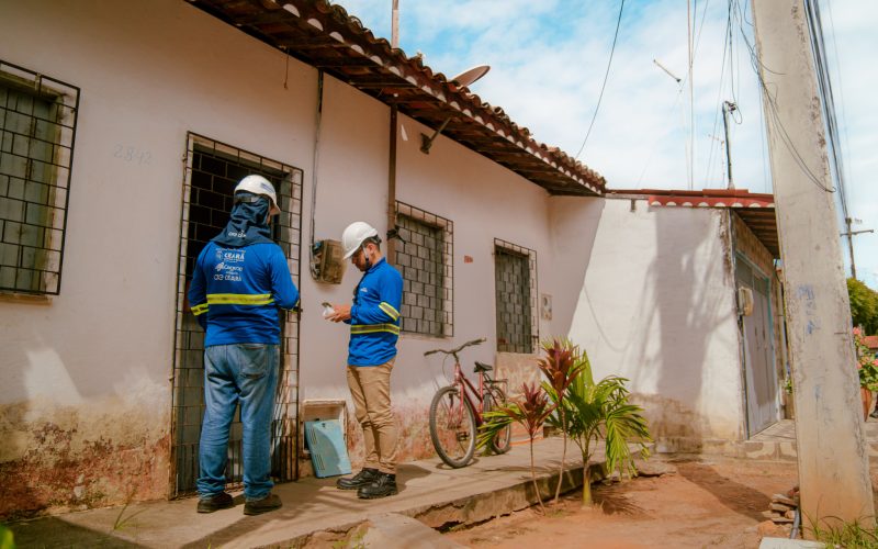 Cagece e Ambiental Ceará orientam população sobre ligações irregulares de água da chuva na rede de esgoto
