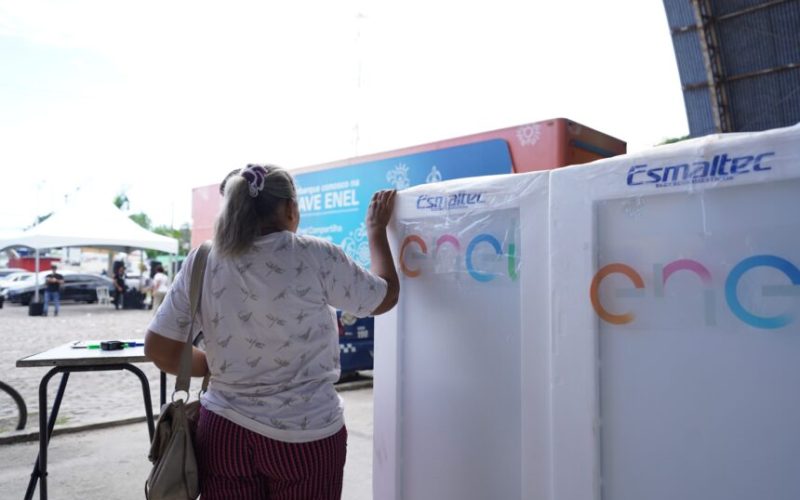 Caravana de serviços da ENEL chega ao Crato e Juazeiro do Norte com sorteio de 100 geladeiras e mutirão de manutenção
