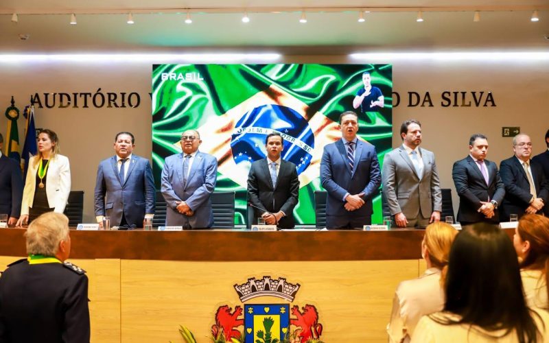 Câmara Municipal de Juazeiro do Norte homenageia personalidades em Sessão Solene