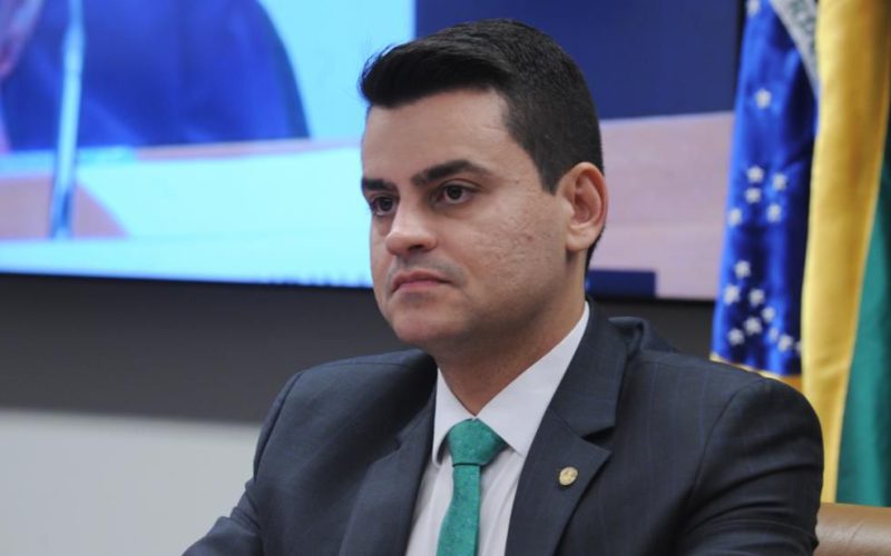 Comissão presidida por Yury do Paredão (MDB) discute políticas de transporte gratuito