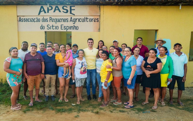 Por articulação do deputado Yury do Paredão (MDB), famílias de Juazeiro assinam contratos do Minha Casa, Minha Vida Rural