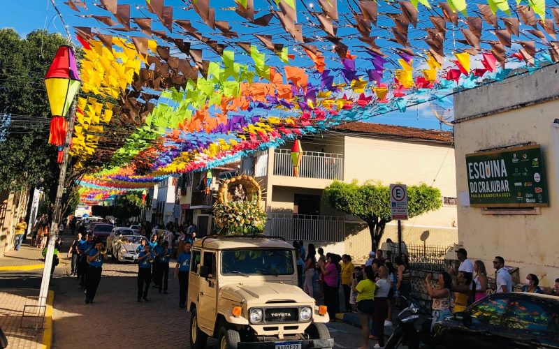 Noivas de Santo Antônio participam de casamento coletivo neste domingo (8), em Barbalha