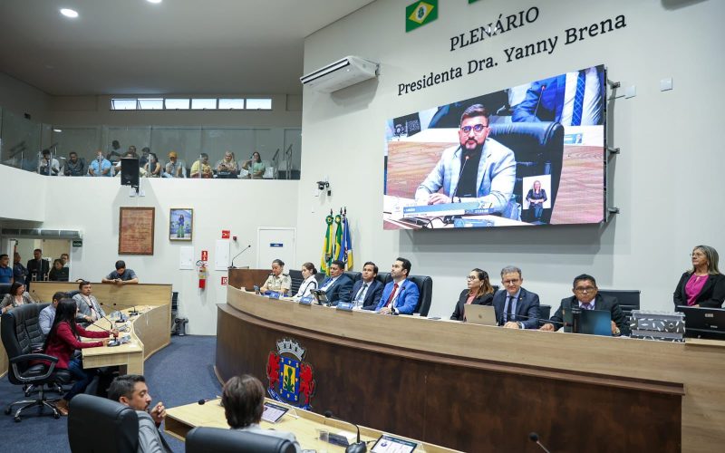 Câmara aprova subsídio para transporte coletivo e reconhece ato de bravura de jovem juazeirense em sessão com duração de 7h