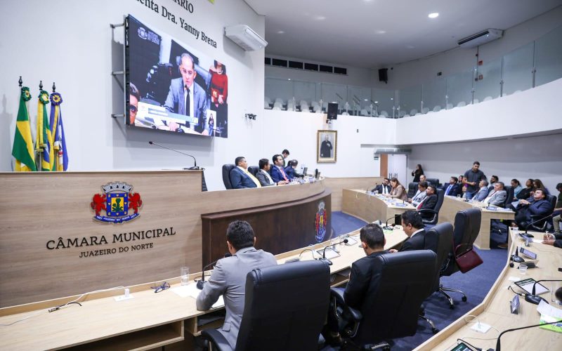 Câmara de Juazeiro encerra semestre com aprovação da LDO 2026 e debate sobre transporte de pacientes do TFD