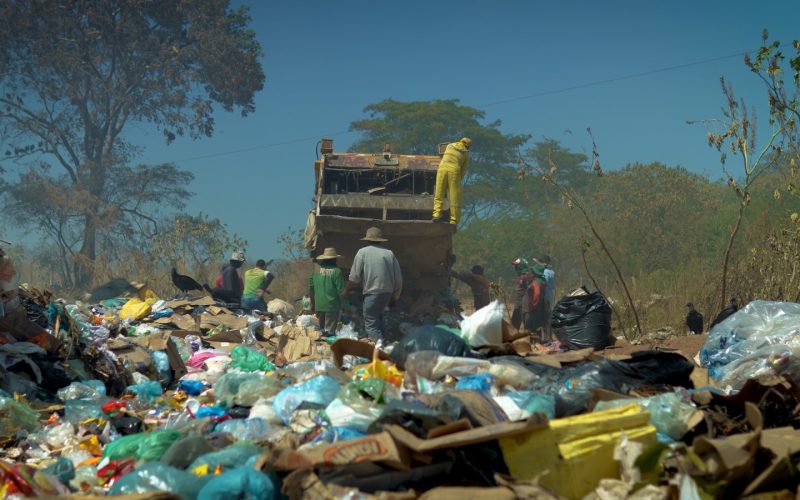 Como se fecha um lixão e o que é necessário para evitar que seja reativado