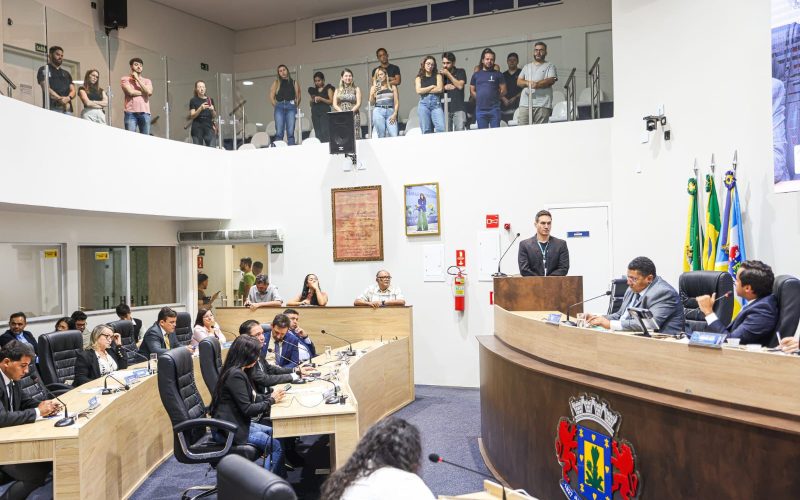 Câmara de Juazeiro do Norte aprova criação de brinquedopraças e manifesta apoio à luta dos estudantes de Medicina contra abusos do IDOMED