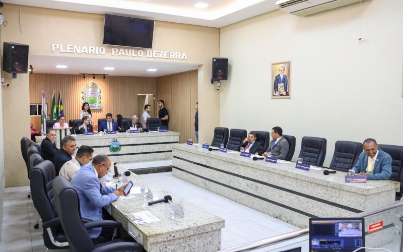 Câmara do Crato aprova projeto que cria banco municipal de ração e mais 6 matérias