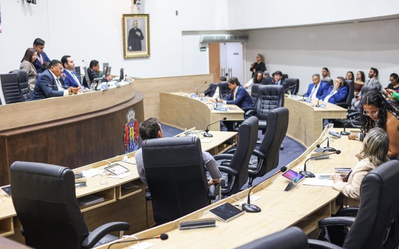 Câmara de Juazeiro do Norte aprova 45 projetos em sessão com destaque para nova lei de proteção a crianças e adolescentes em vias e eventos públicos