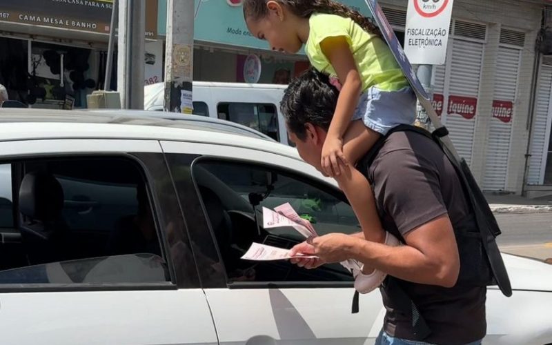 Felipe Vasques surpreende e presta contas do mandato no sinal do Pirajá