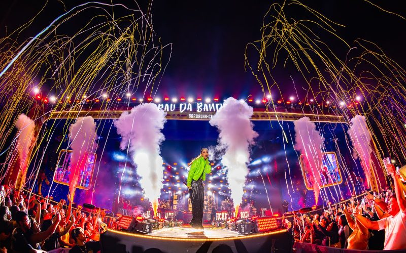 Michele Andrade agita o público com show eletrizante no Parque da Cidade, em Barbalha