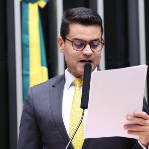 Deputado Yury do Paredão apresenta projeto que cria acompanhamento individualizado para mulheres em risco de feminicídio
