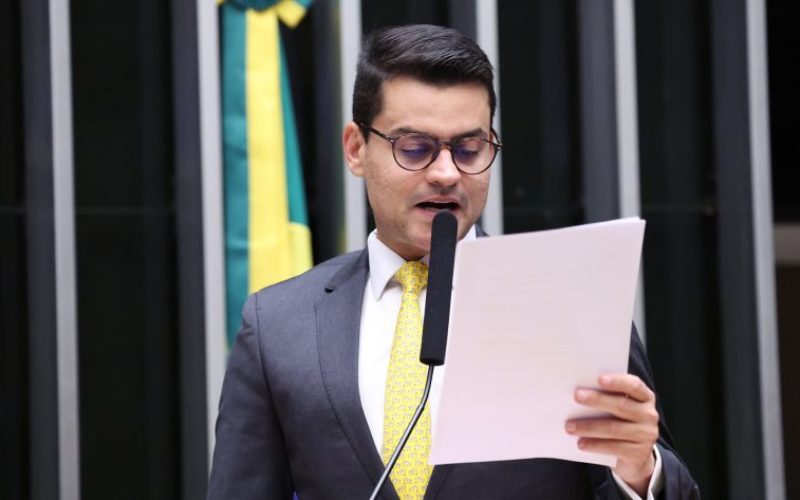 Deputado Yury do Paredão apresenta projeto que cria acompanhamento individualizado para mulheres em risco de feminicídio