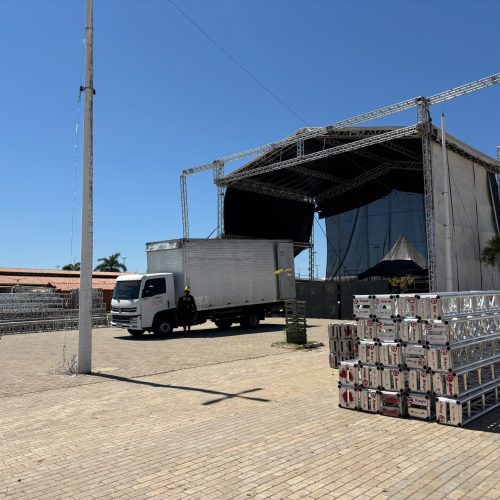 Estrutura da Expobrejo 2026 começa a ser montada no Parque de Eventos Mário Leite Tavares