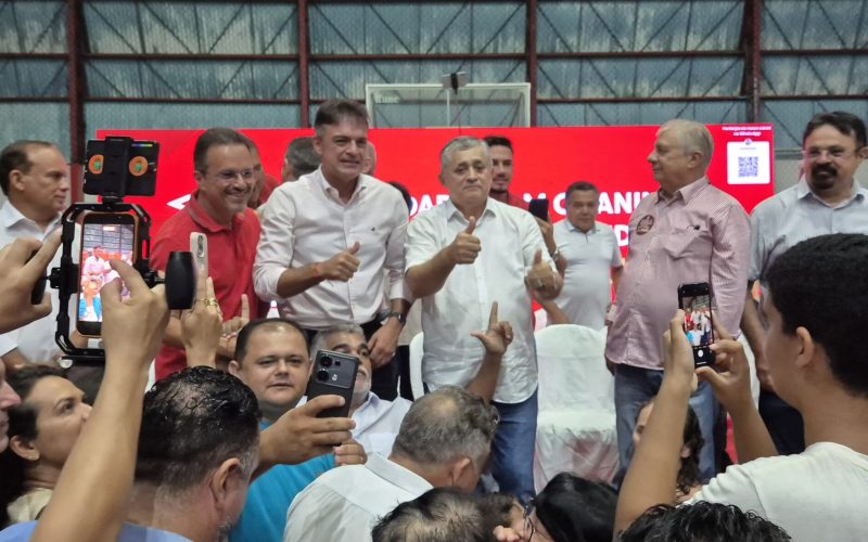 Em plenária no Cariri, Guimarães defende ao lado de Fernando Santana, unidade da base e quer PT na disputa ao Senado