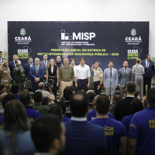Governo do Ceará concede R$ 102 milhões em gratificações a agentes da segurança pública e entrega novas viaturas com blindagem