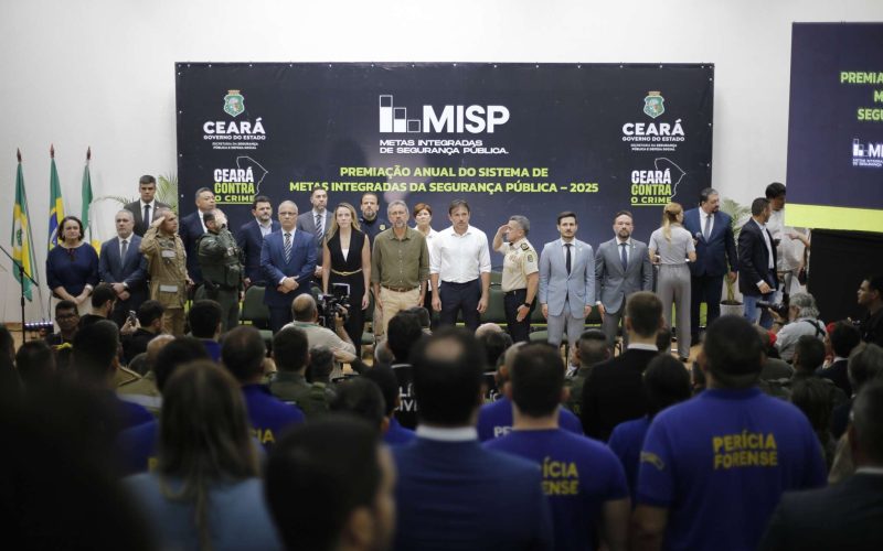 Governo do Ceará concede R$ 102 milhões em gratificações a agentes da segurança pública e entrega novas viaturas com blindagem