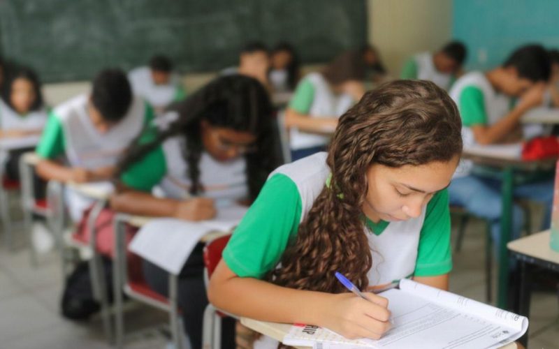 Prefeitura de Barbalha realiza Vestibular Social 2026 em parceria com a UNINASSAU