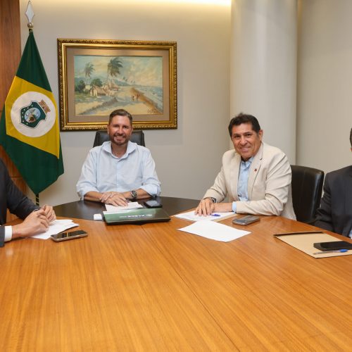 Alece aprova criação da Medalha Ariosto Holanda