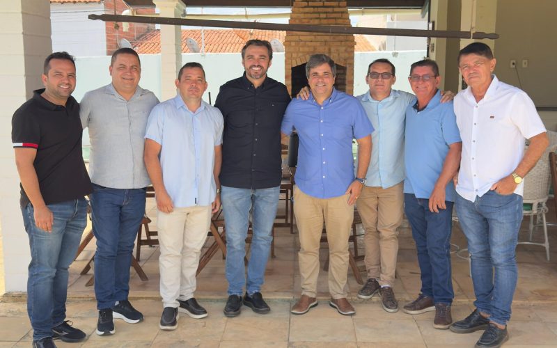 Nelinho de Freitas fortalece alianças políticas em Acopiara