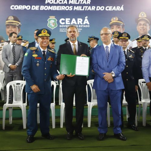No Crato, Governo do Ceará encerra ciclo de promoção de militares em 2025
