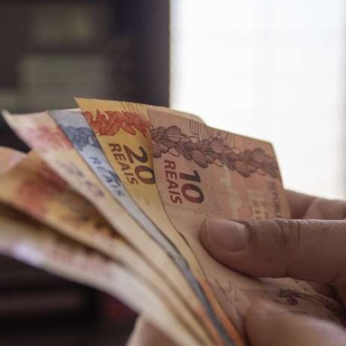 Governo do Ceará antecipa primeira parcela do 13° dos servidores para 3 de junho
